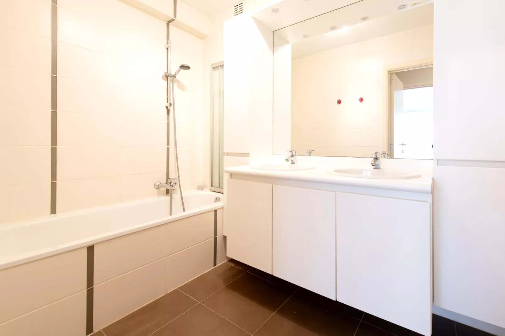 ZANDBK1 0501/ 5B-Bathroom