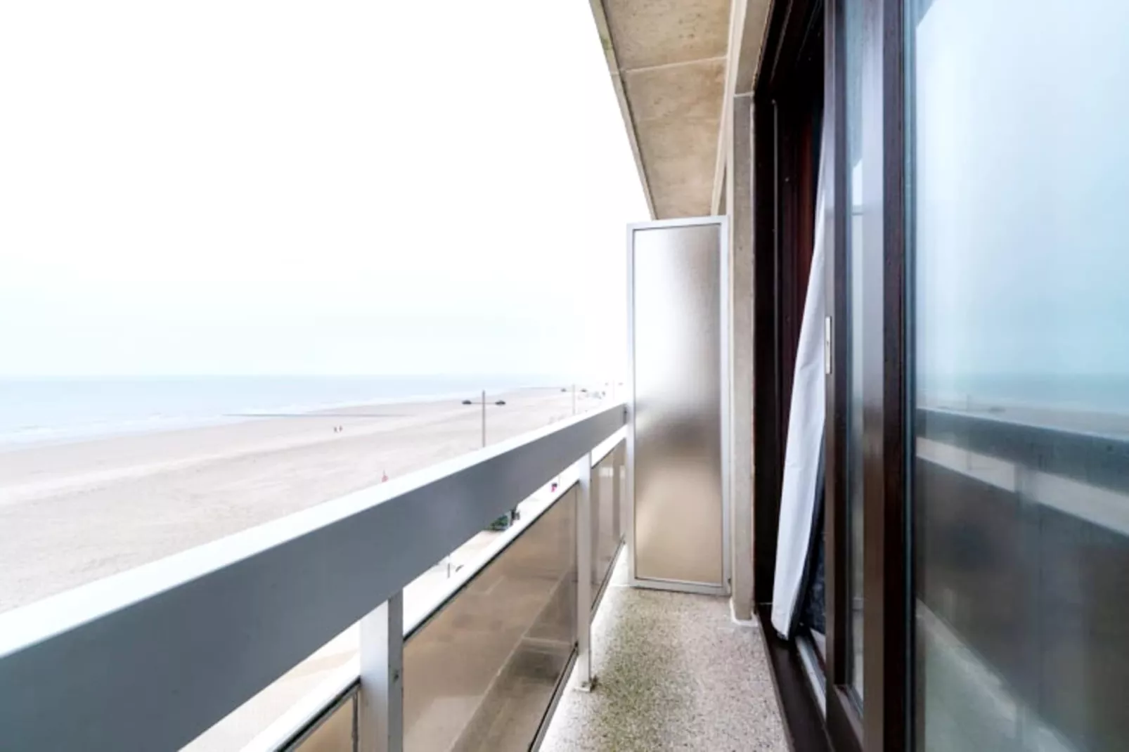 ZANDBK1 0301/ 3B-Terrace balcony