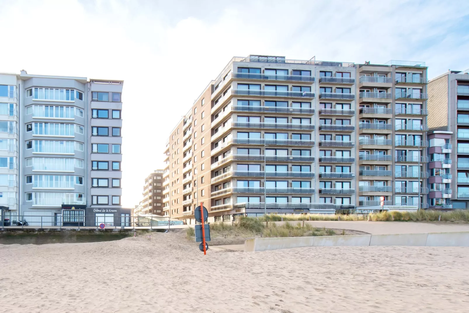 ZANDBK2 0402/ 4B-Exterior summer