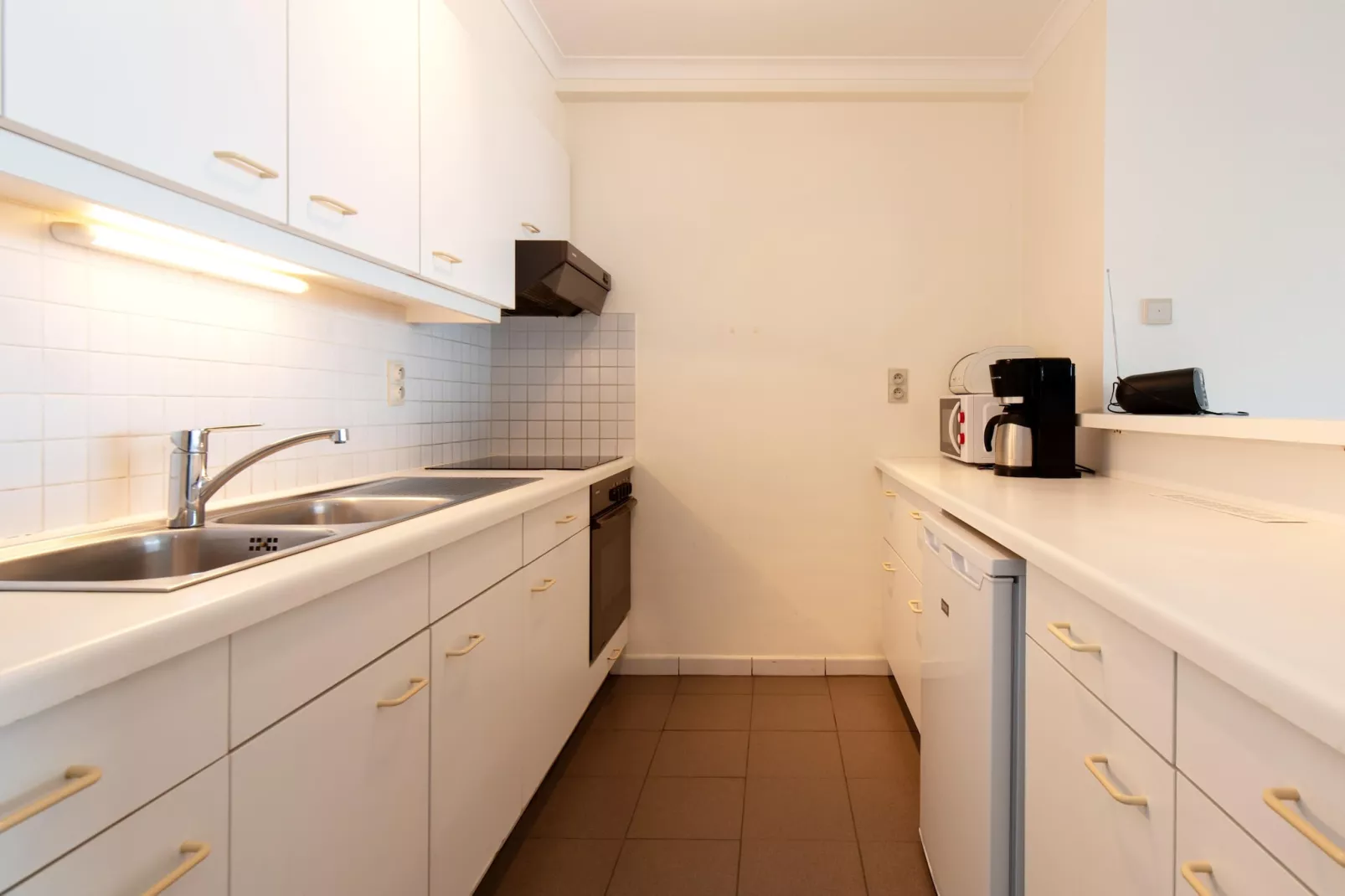 ZANDBK2 0402/ 4B-Kitchen