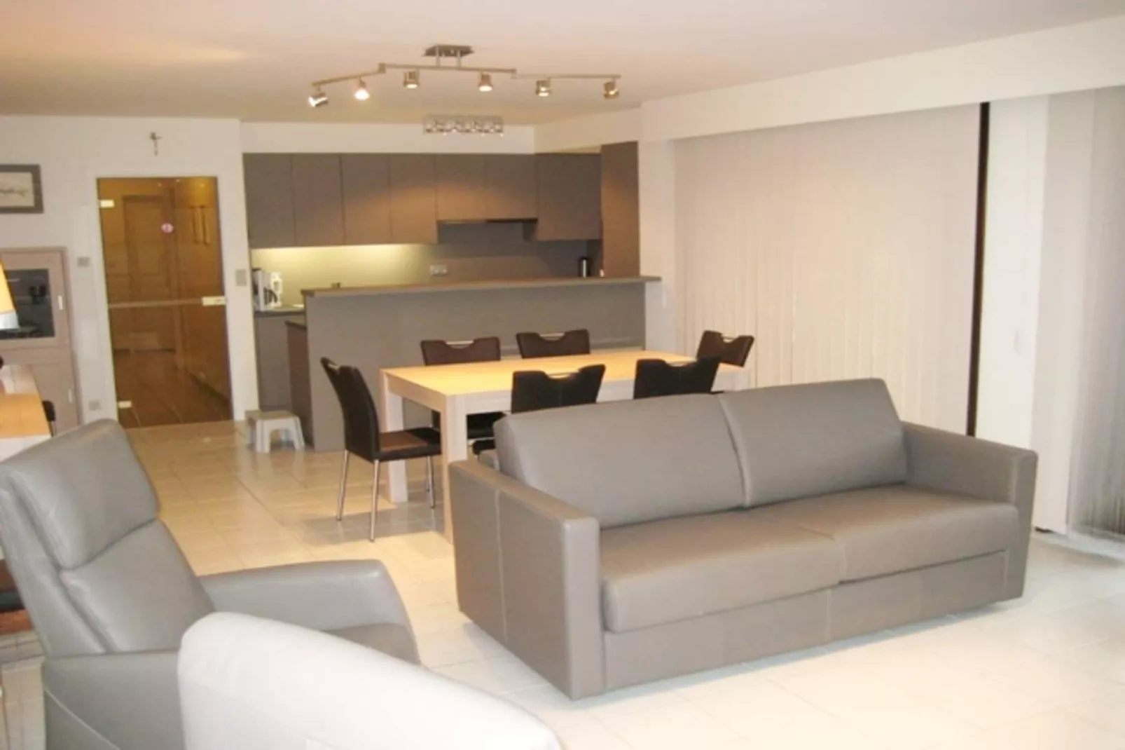 ZANDBK3 0502/ 5C-Living room