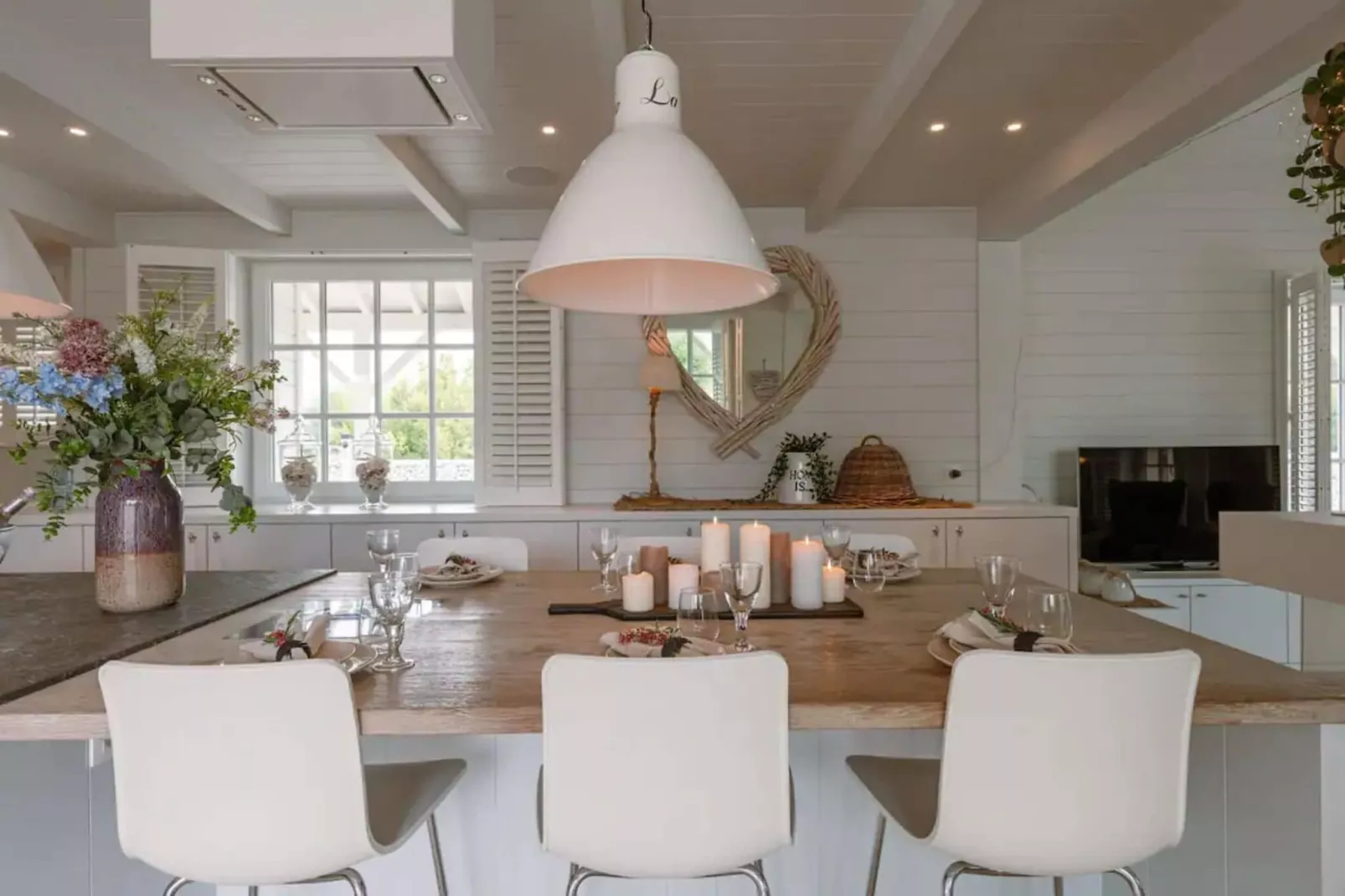 Het Witte Strandhuis-Dining room