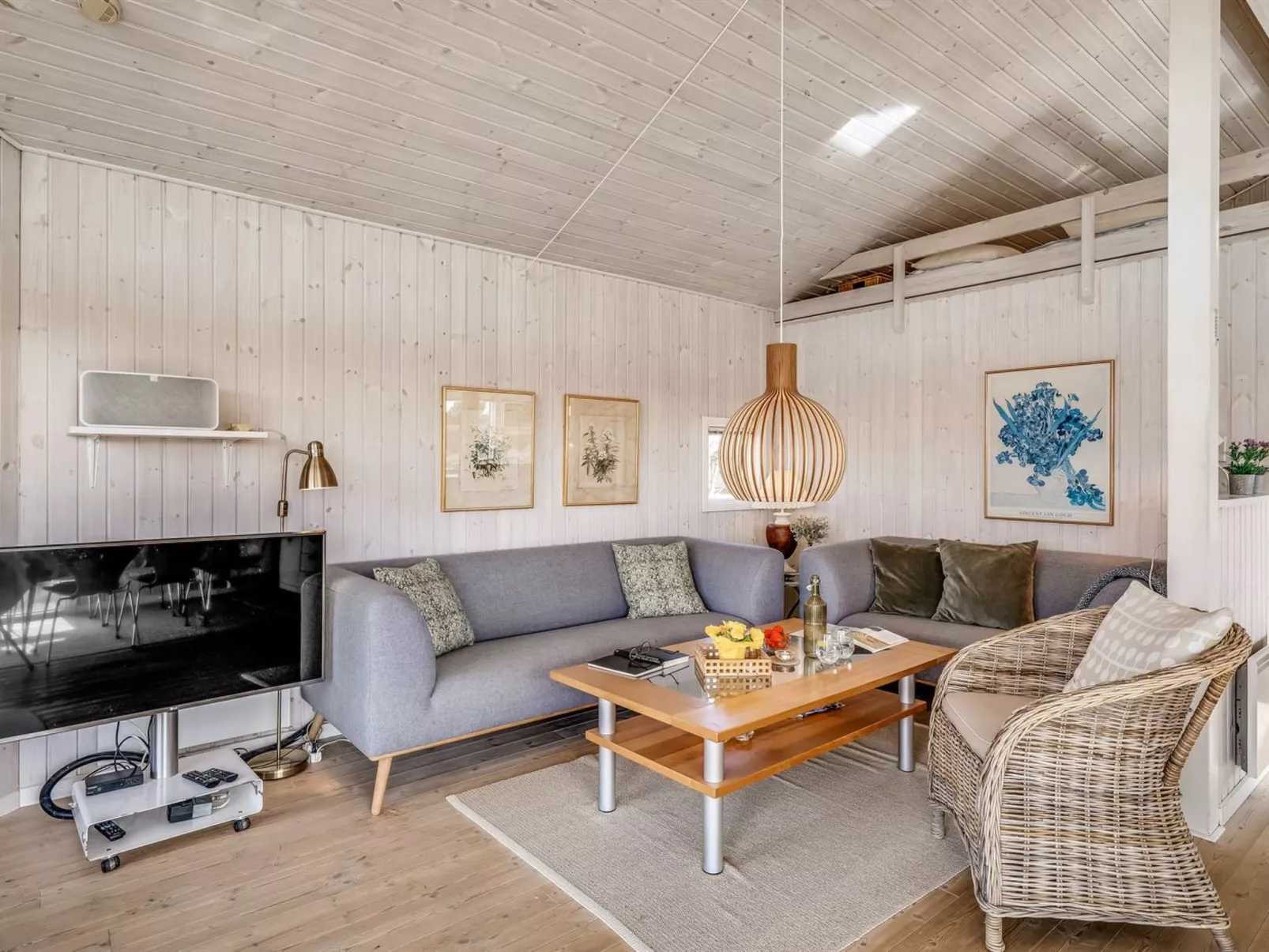 "Ferdine" - 1.5km from the sea-Inside