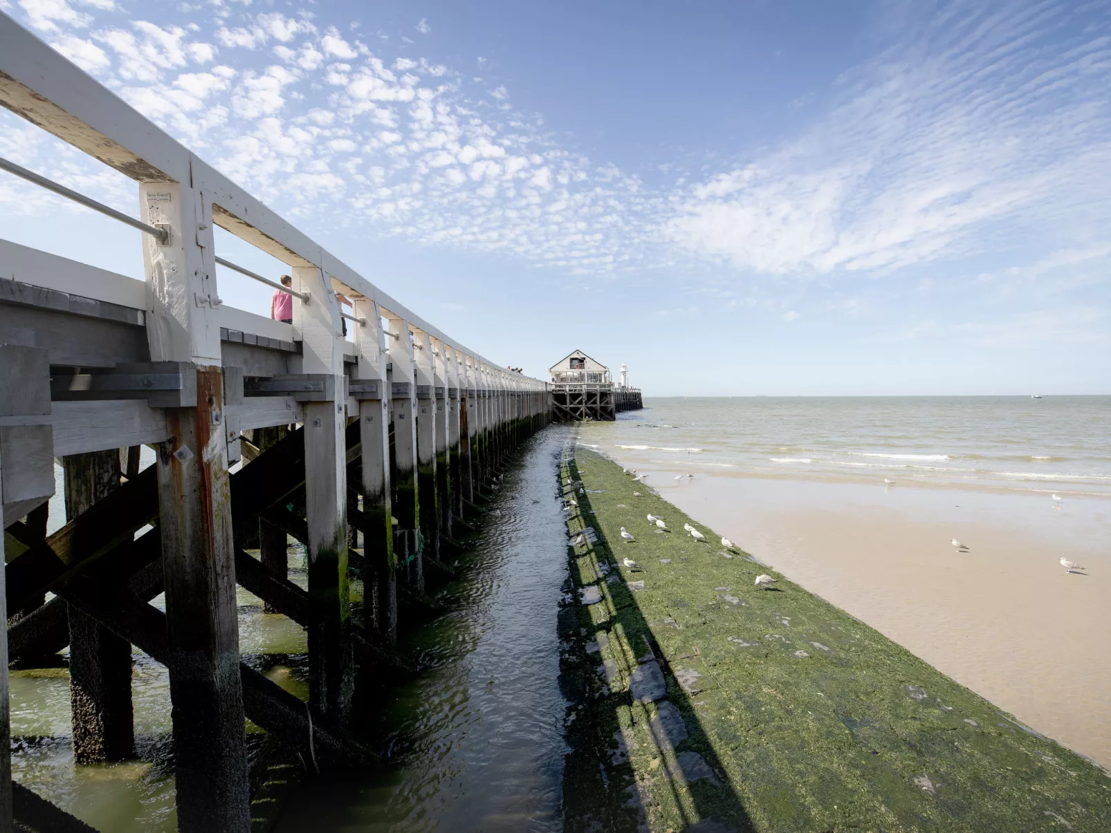 Ruzette Beach with parking-Outside