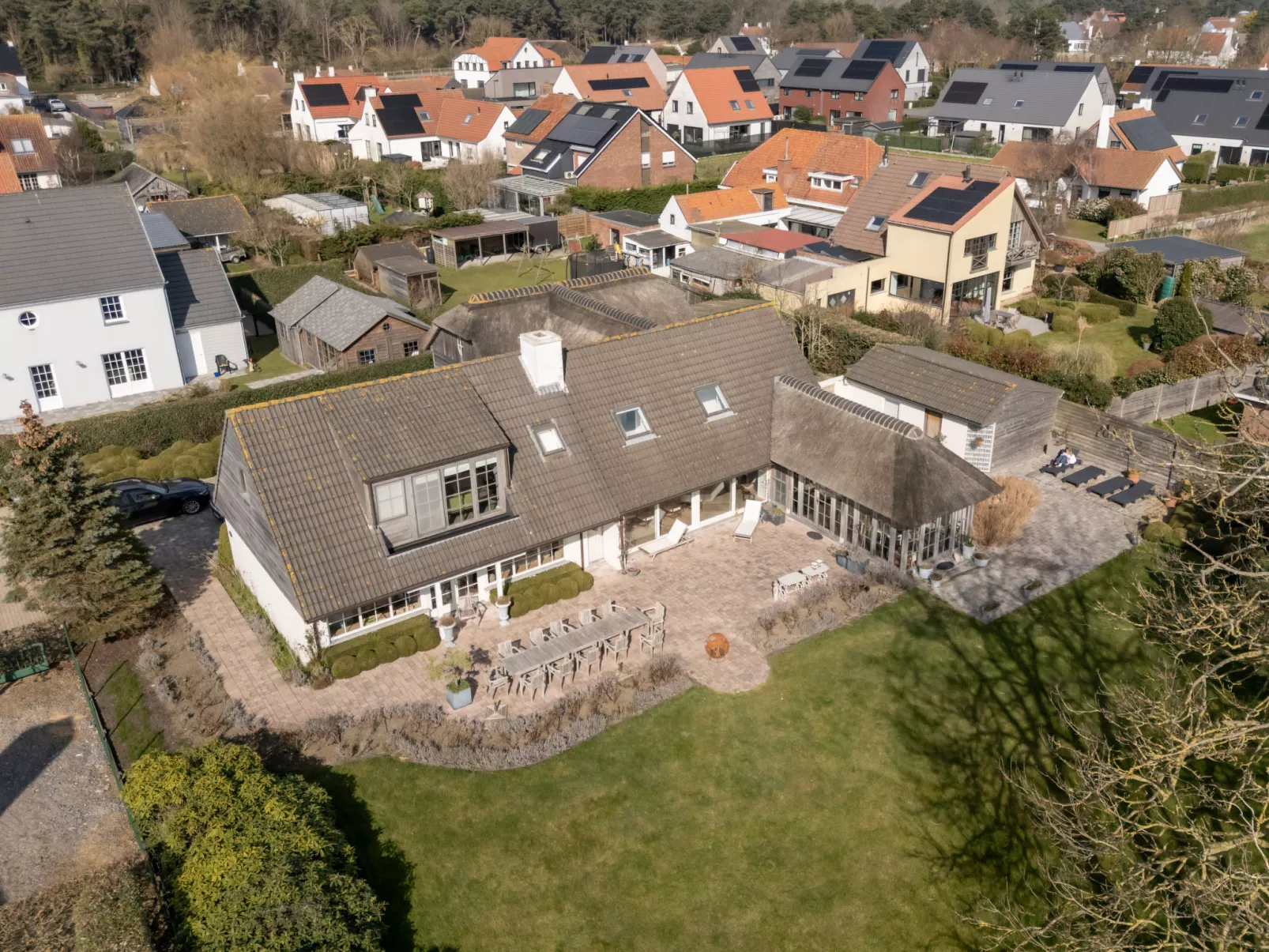 Villa Rosetree with sauna and pool table-Outside