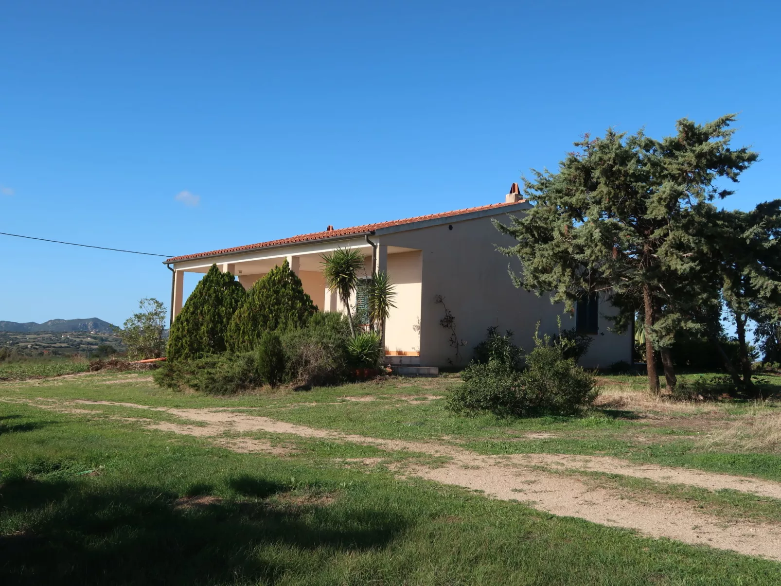 Vignola House 2-Outside