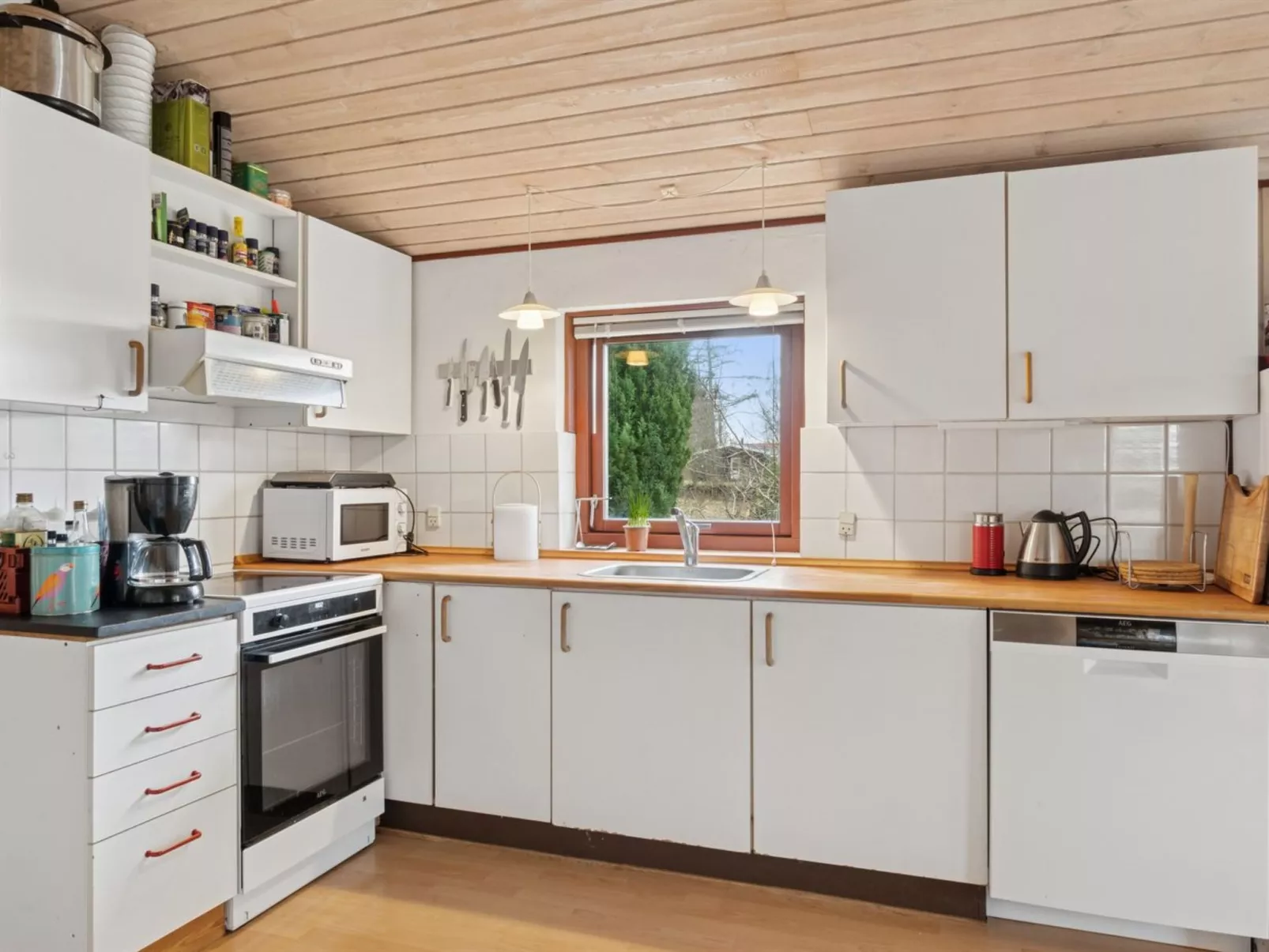"Teppo" - 750m from the sea-Inside