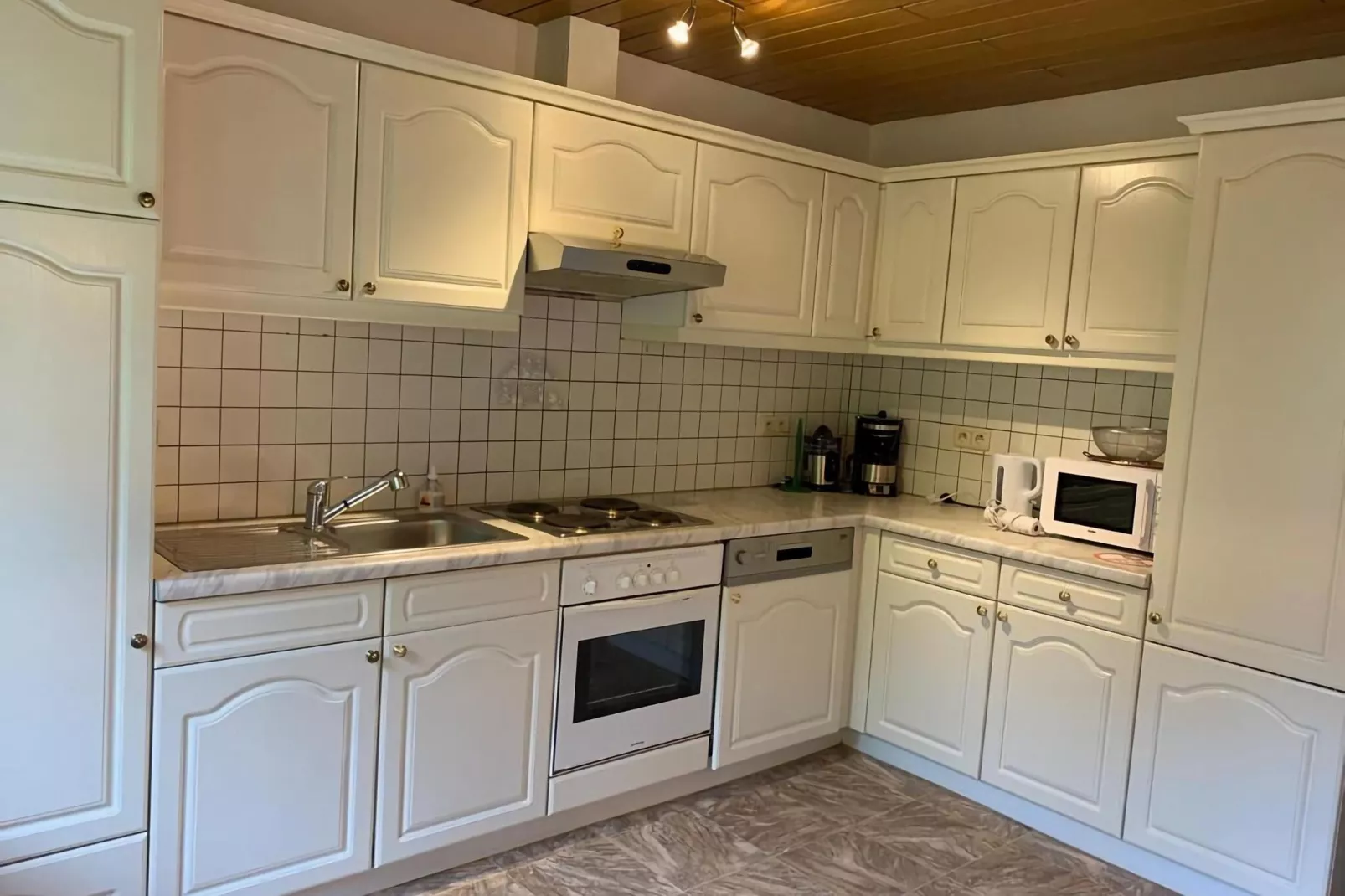 Haus Hunnenberg-Kitchen