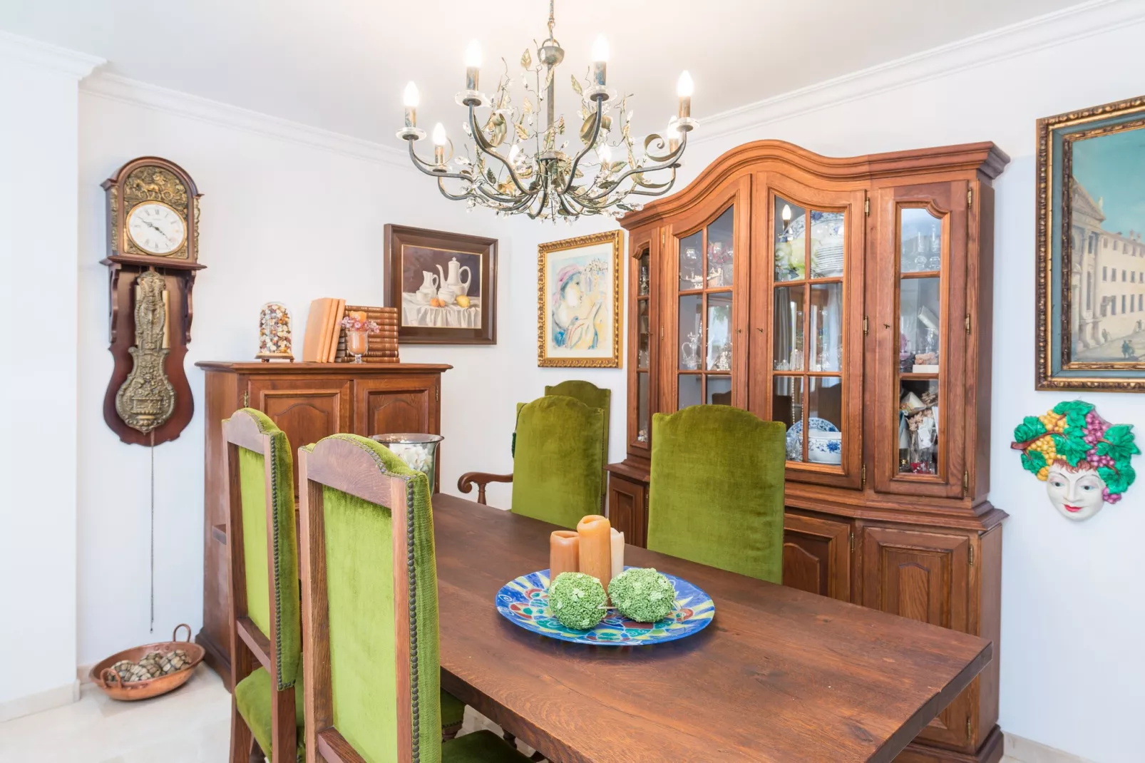 Anima-Dining room