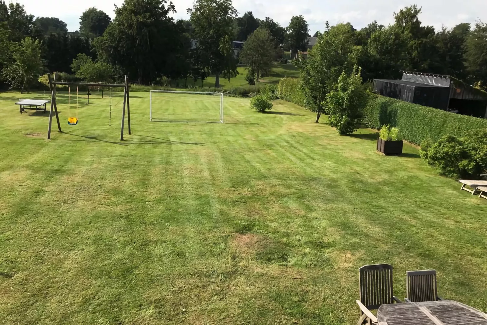 Haus Hunnenberg-Gardens summer