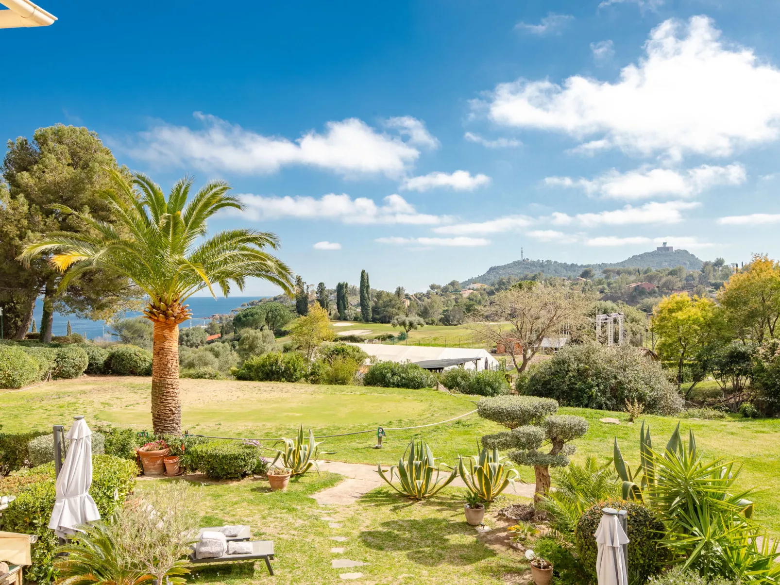 Le Village (VJ106)-Dehors