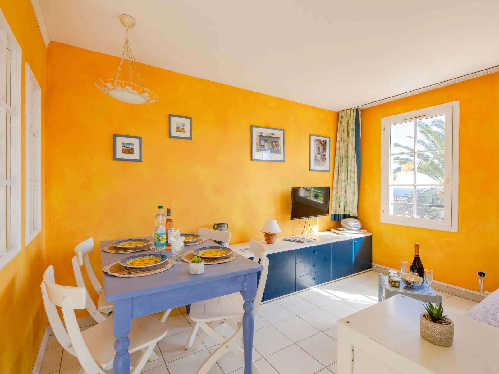 Le Village (VJ106)-Dedans