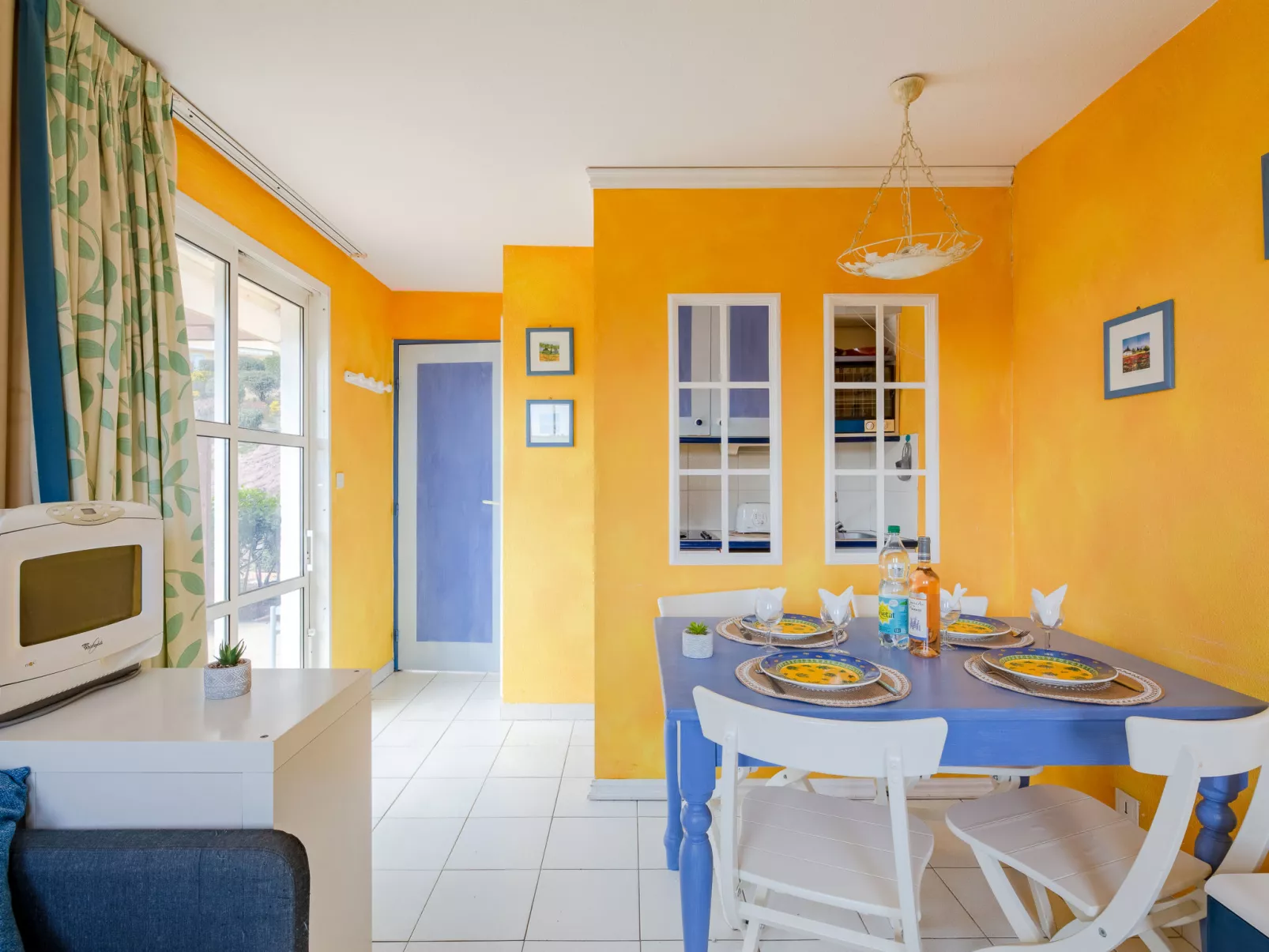 Le Village (VJ106)-Dedans