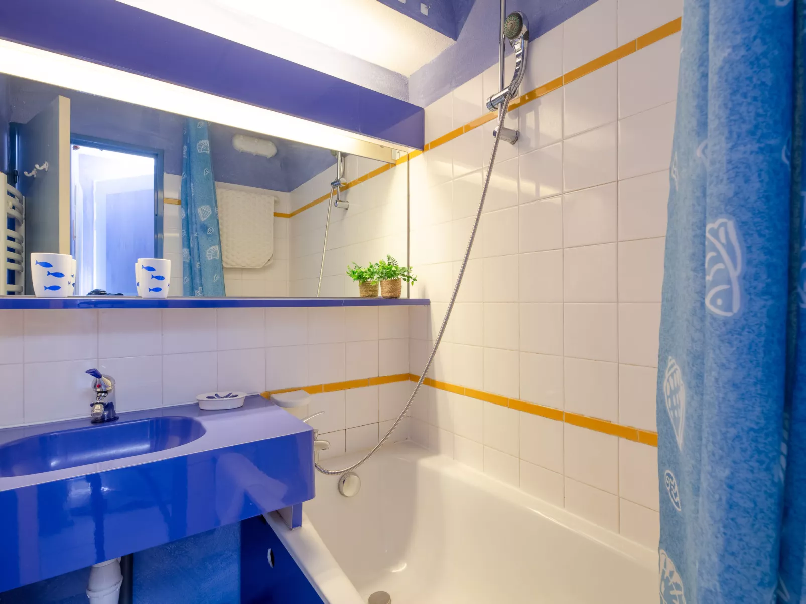 Le Village (VJ106)-Dedans