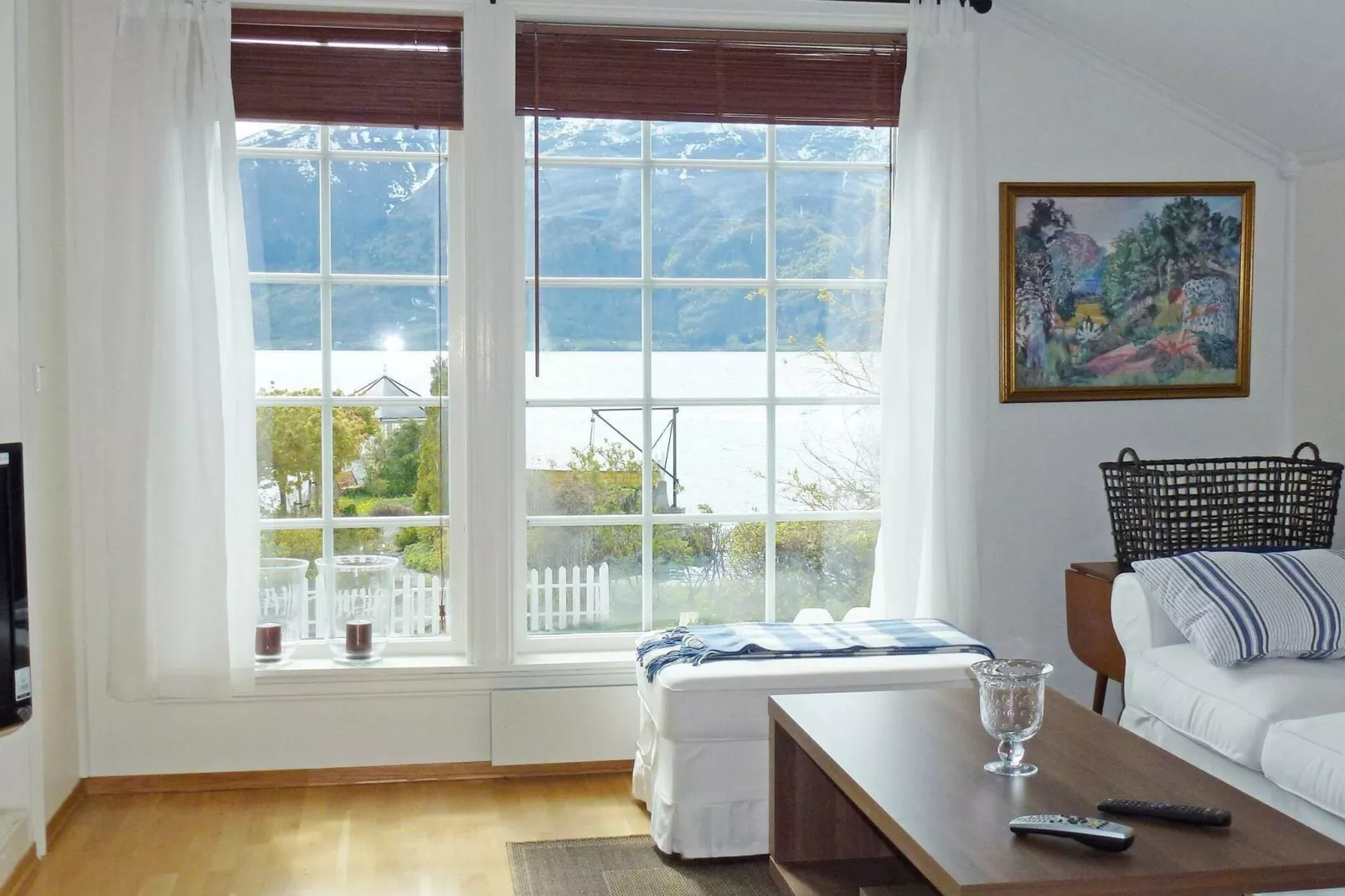 HUS 42410-Indoor
