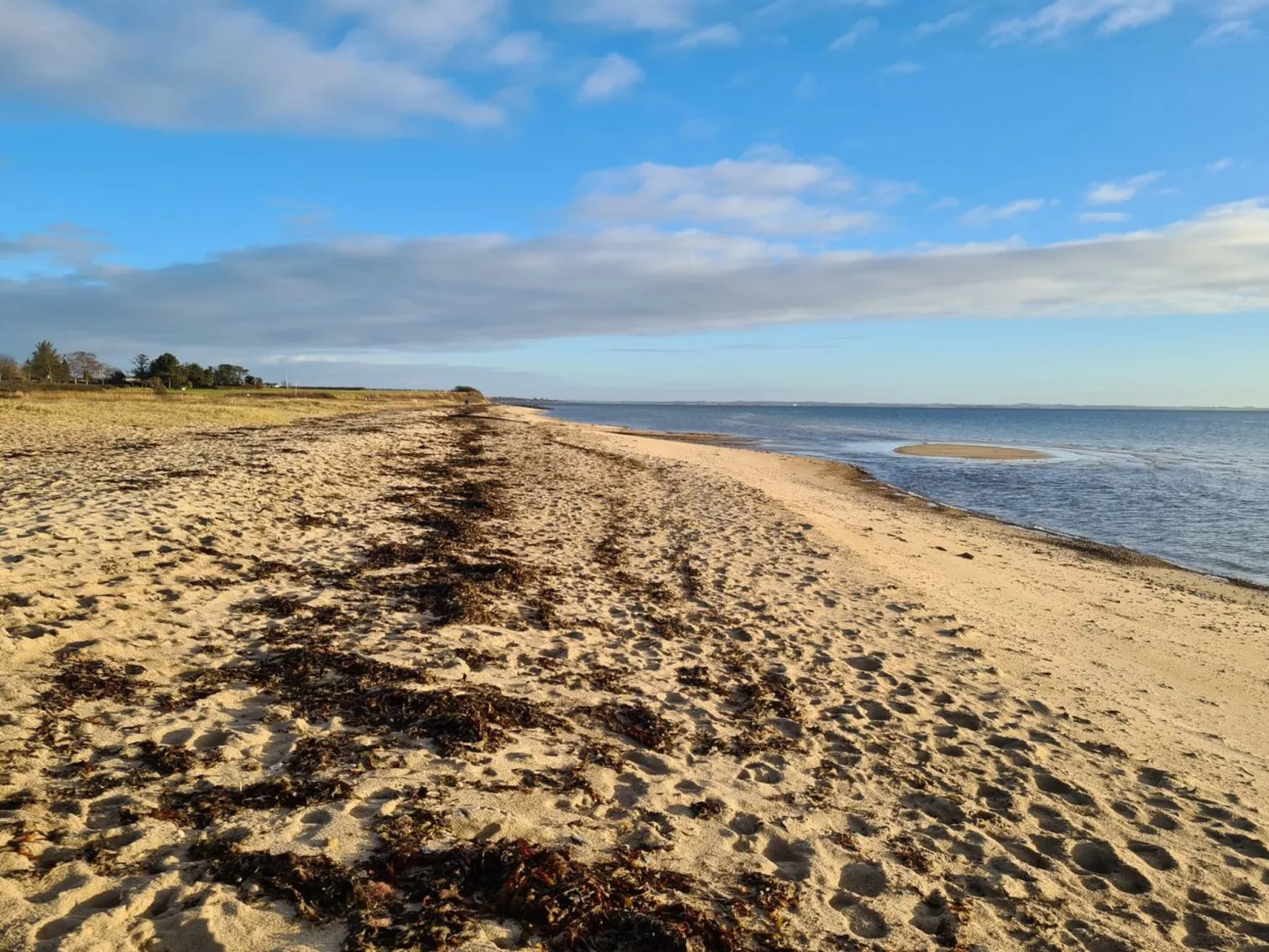 "Asfrith" - 400m from the sea-Outside