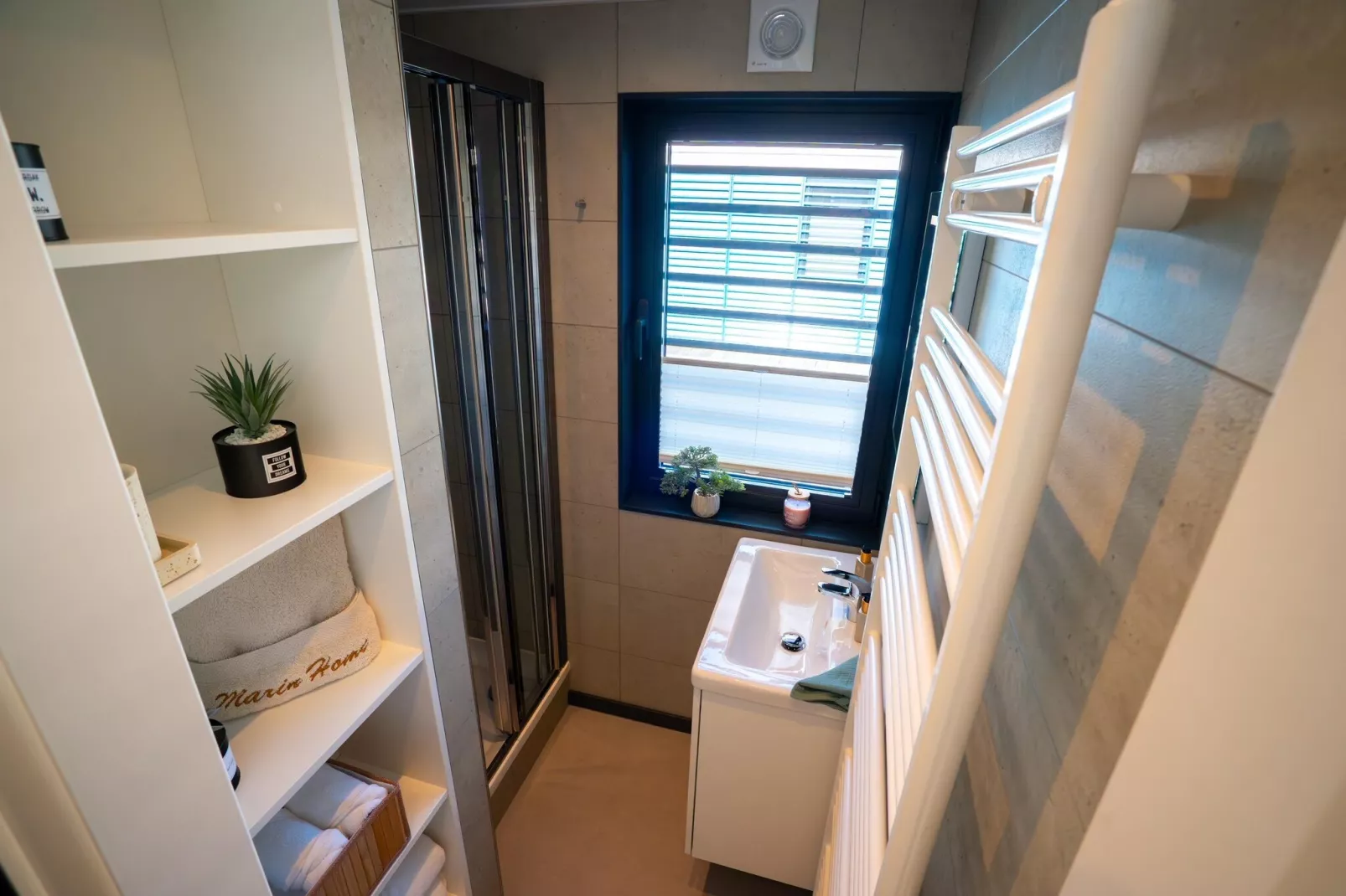 Hausboot in Höxter-Bathroom