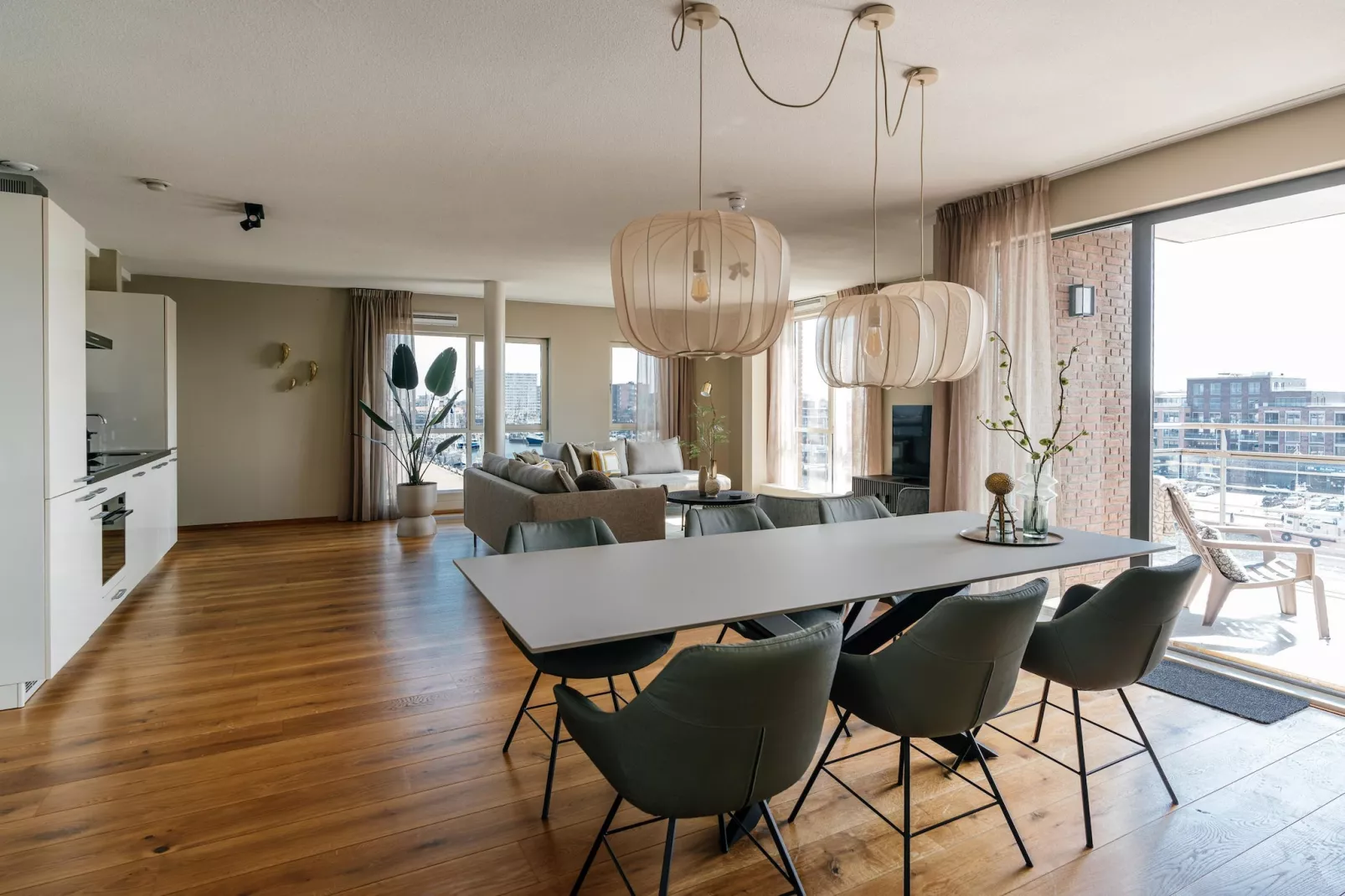 Scheveningen Harbour 12-Dining room
