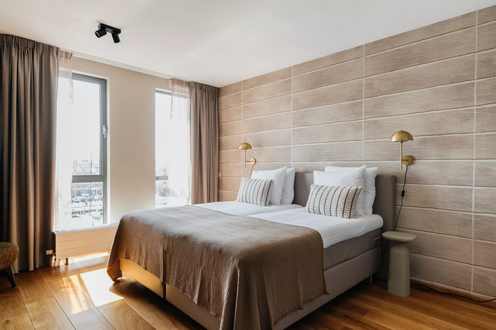 Scheveningen Harbour 12-Bedroom