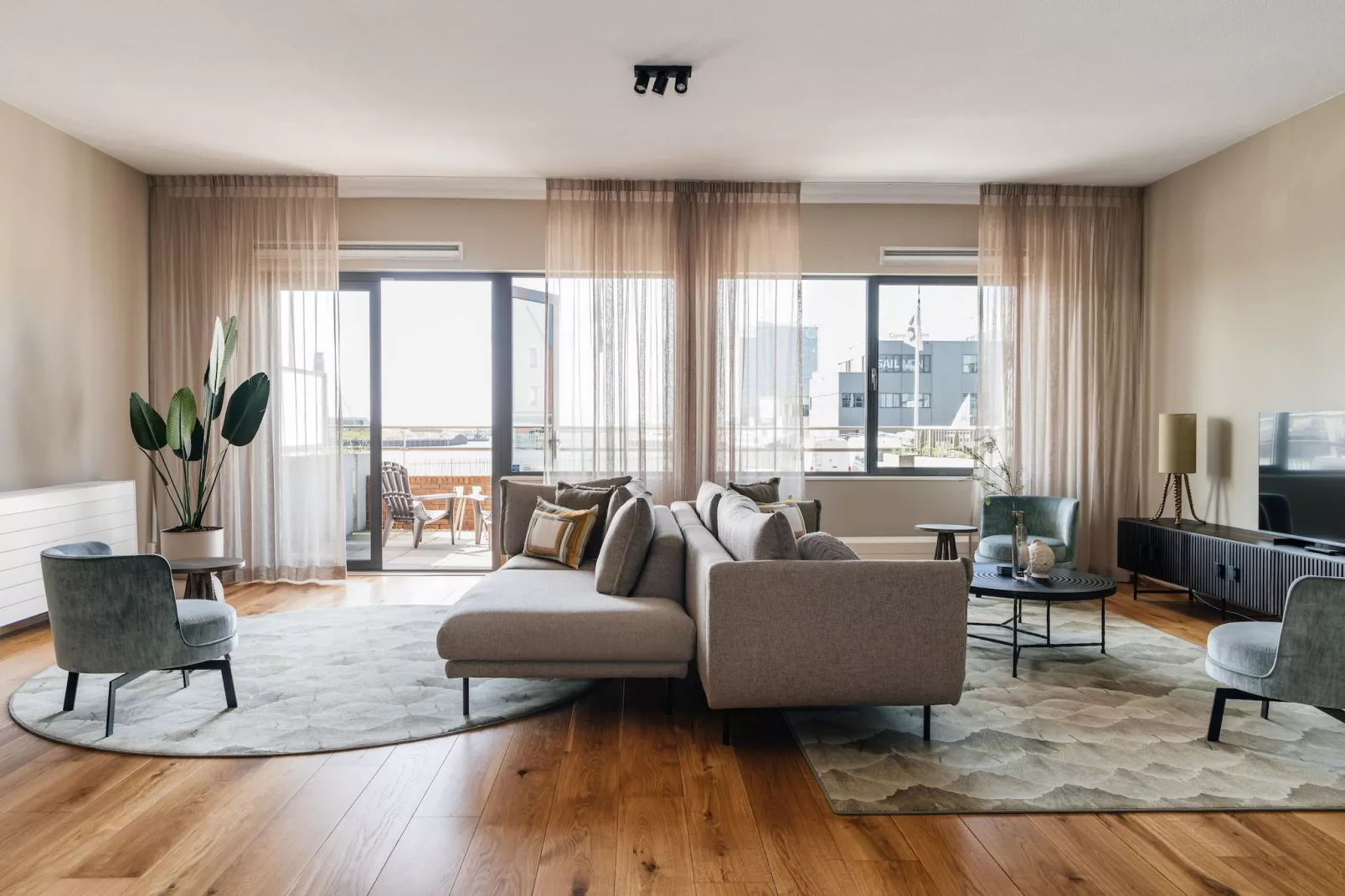Scheveningen Harbour 18B-Living room