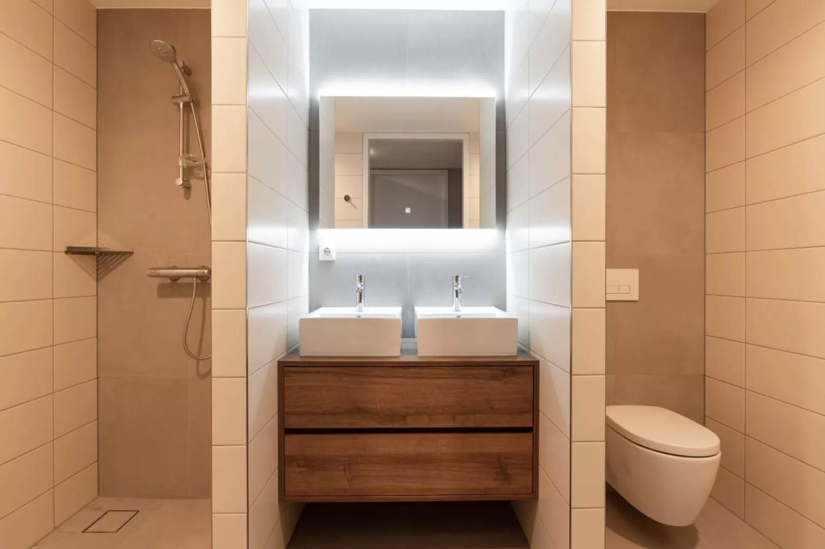 Scheveningen Harbour 66A-Bathroom