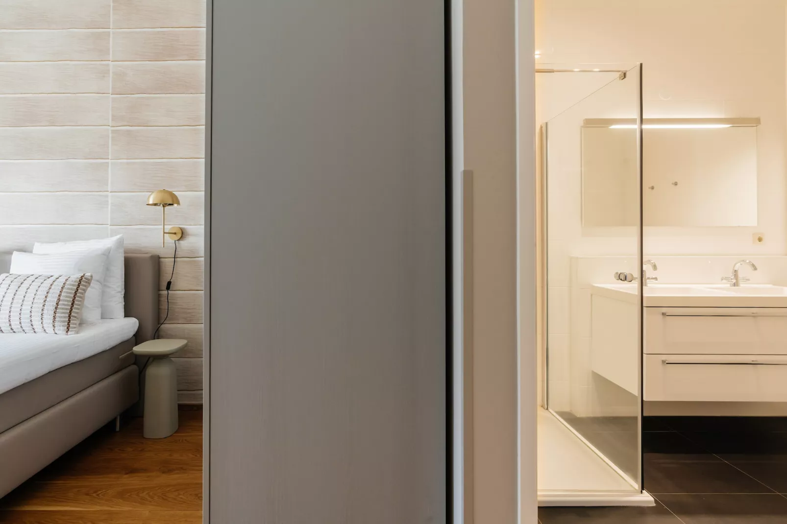 Scheveningen Harbour 6B-Bathroom