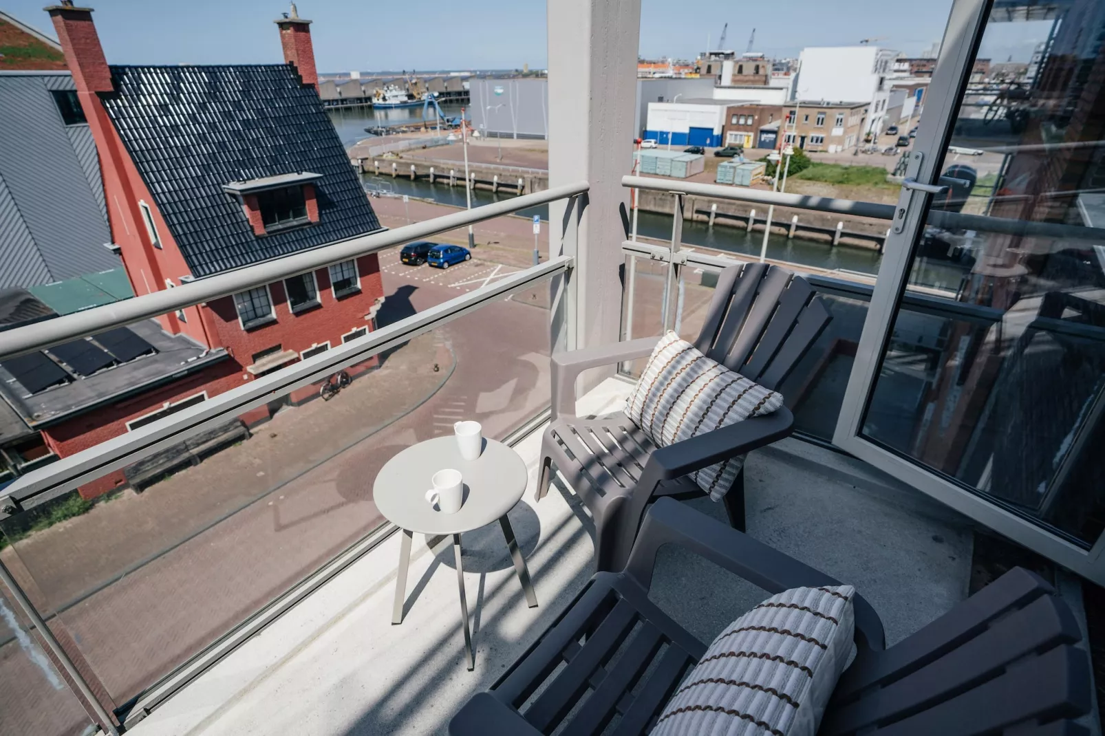 Scheveningen Harbour 40A-Terrace balcony