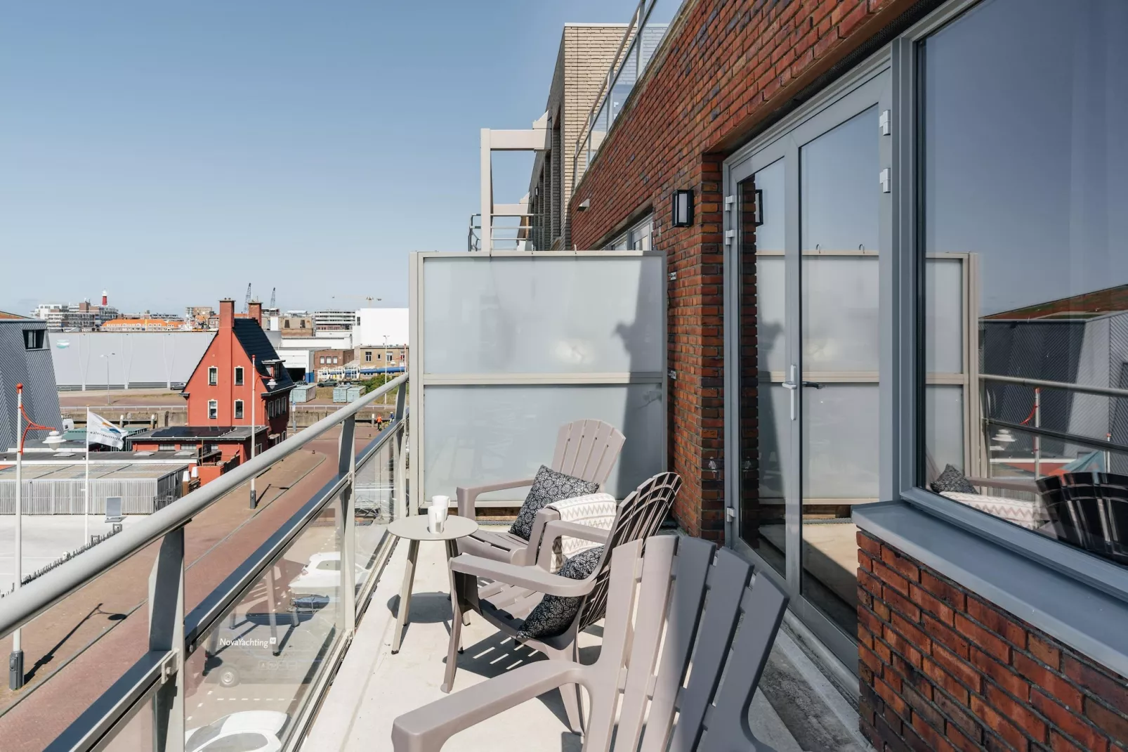 Scheveningen Harbour 40A-Terrace balcony