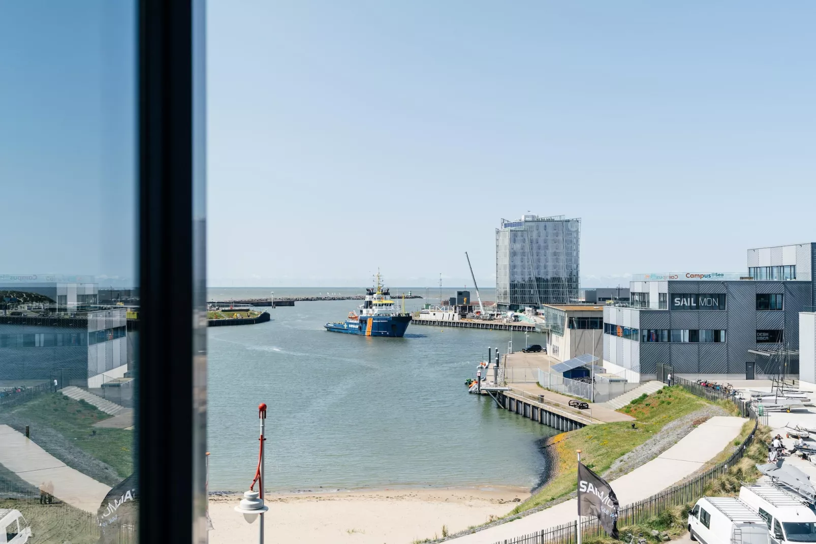 Scheveningen Harbour 40A-View summer