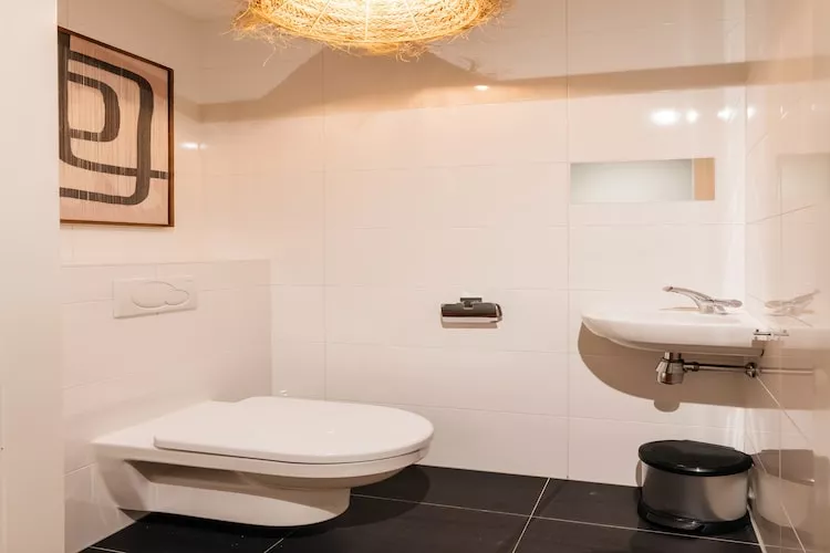 Scheveningen Harbour 40B-Bathroom