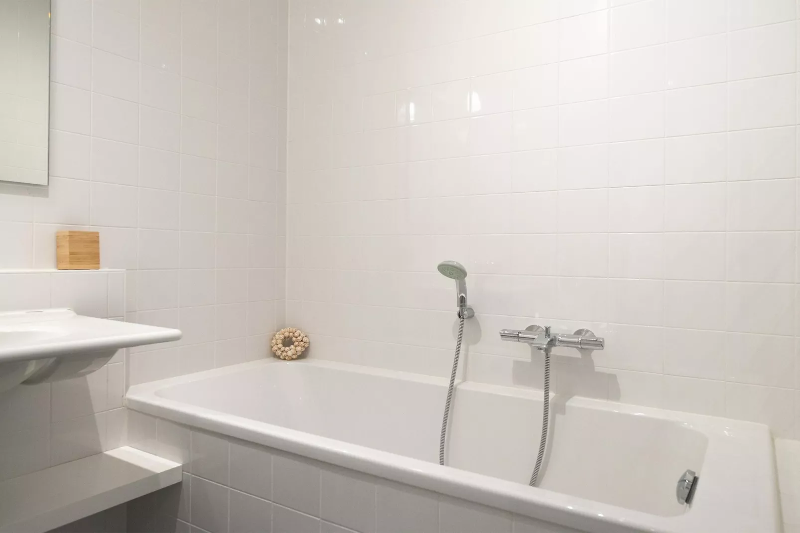 Scheveningen Harbour 56A-Bathroom