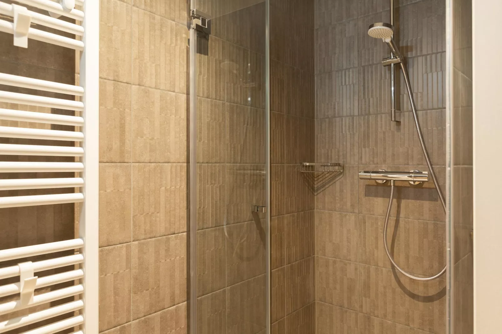 Maurits 2-Bathroom