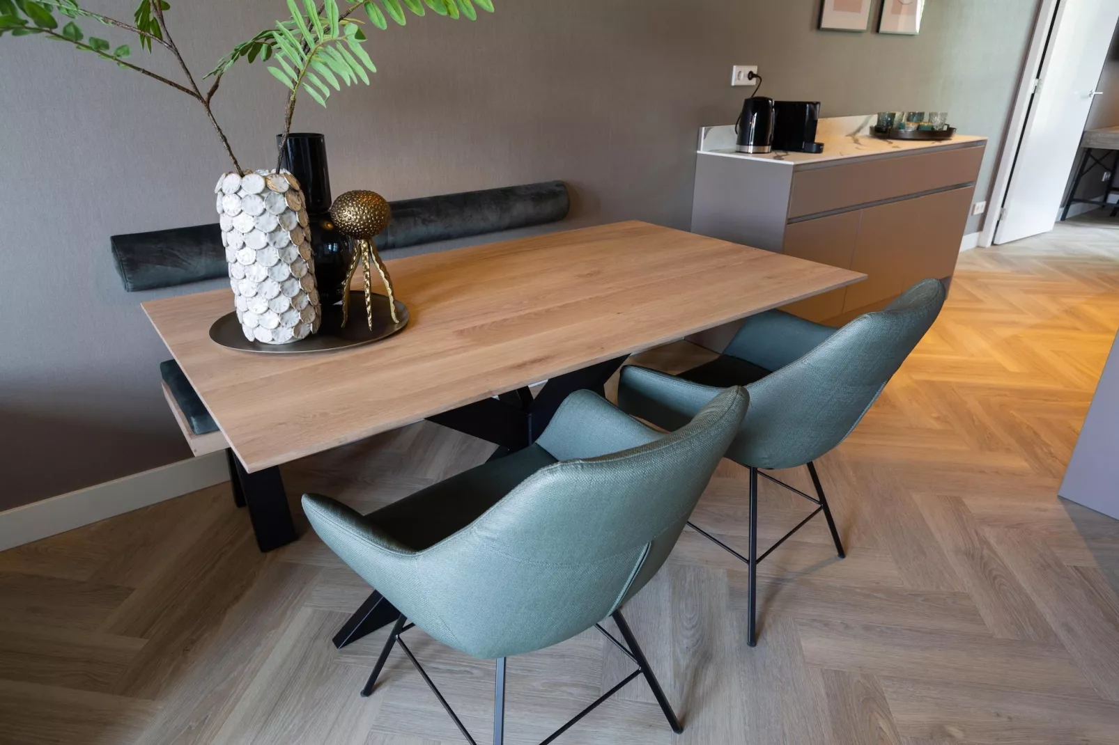 Maurits 4-Dining room