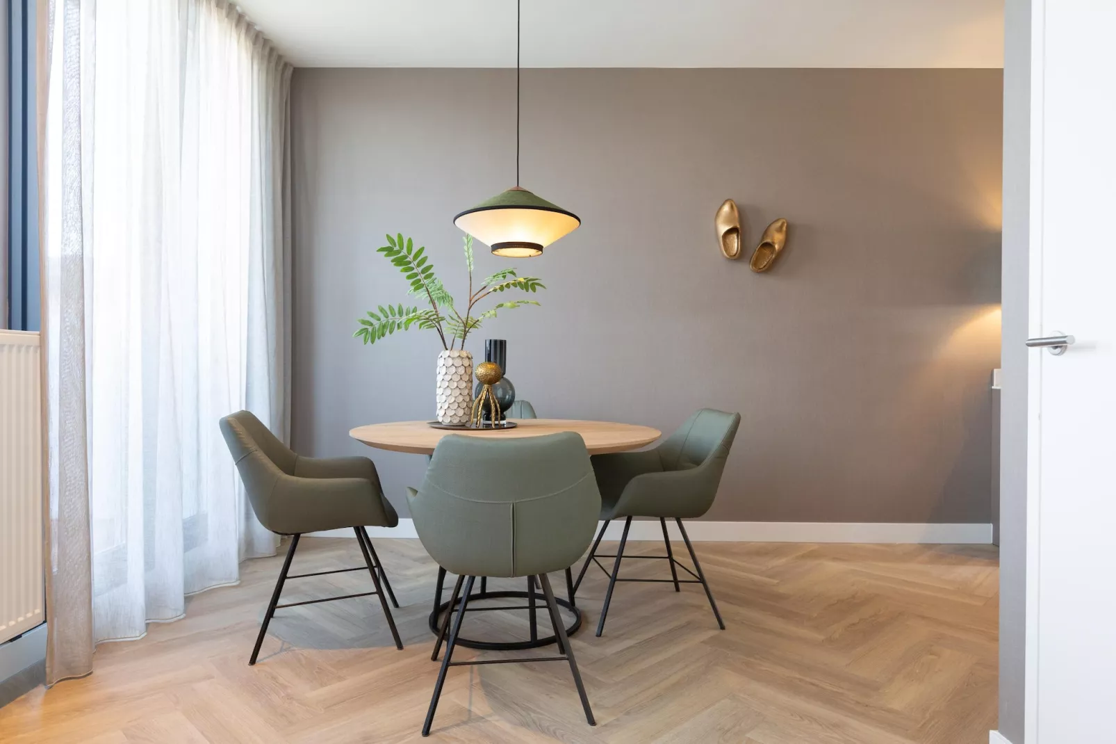 Maurits 7-Dining room
