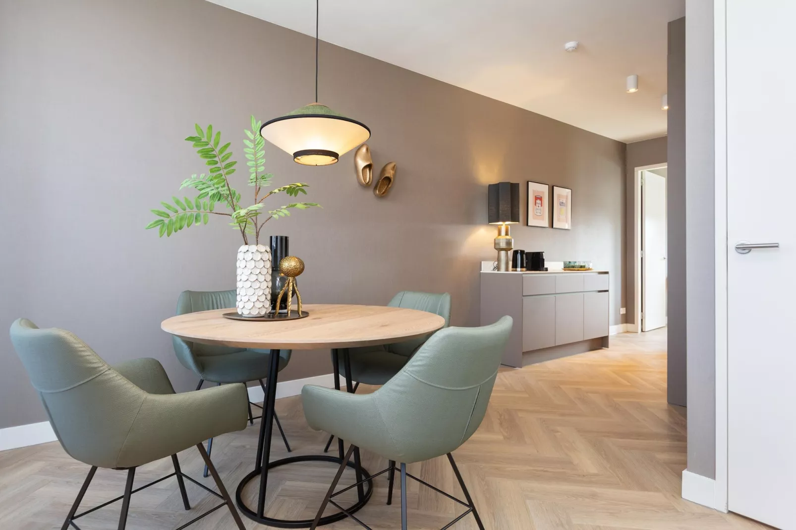 Maurits 7-Dining room