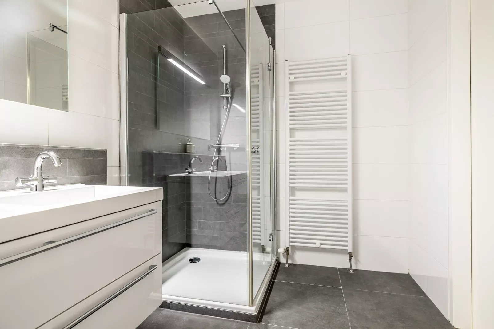Scheveningen Harbour 36C-Bathroom
