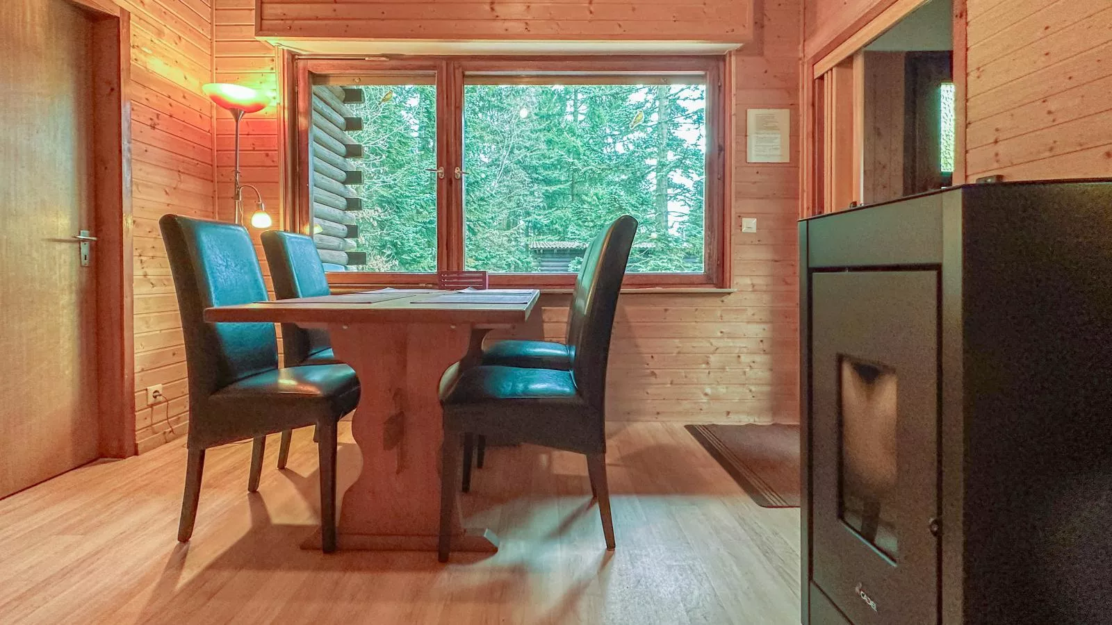 Forest Cabin-Dining room