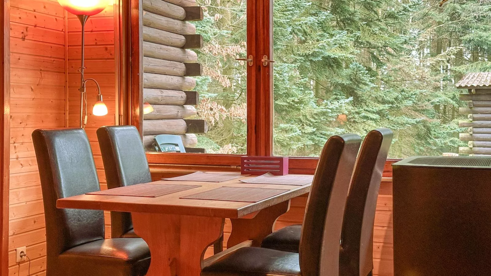 Forest Cabin-Dining room