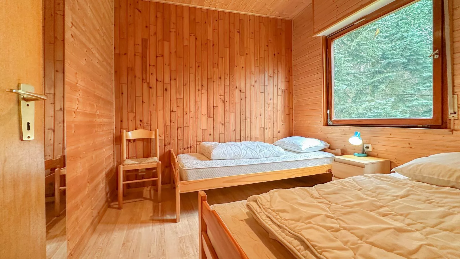Forest Cabin-Bedroom