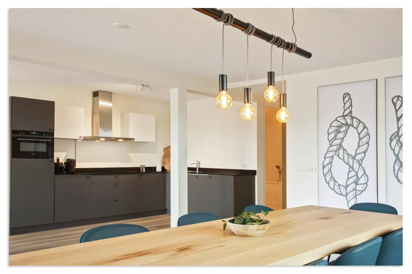 Moby Dick-Dining room