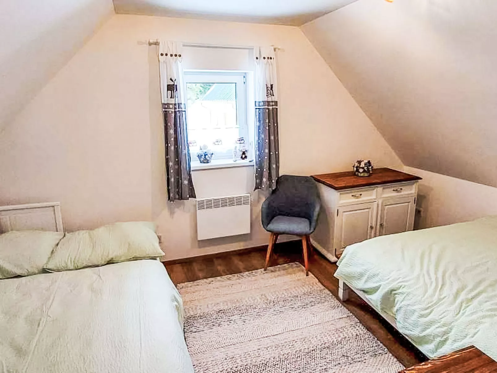 Adélka 268-Inside