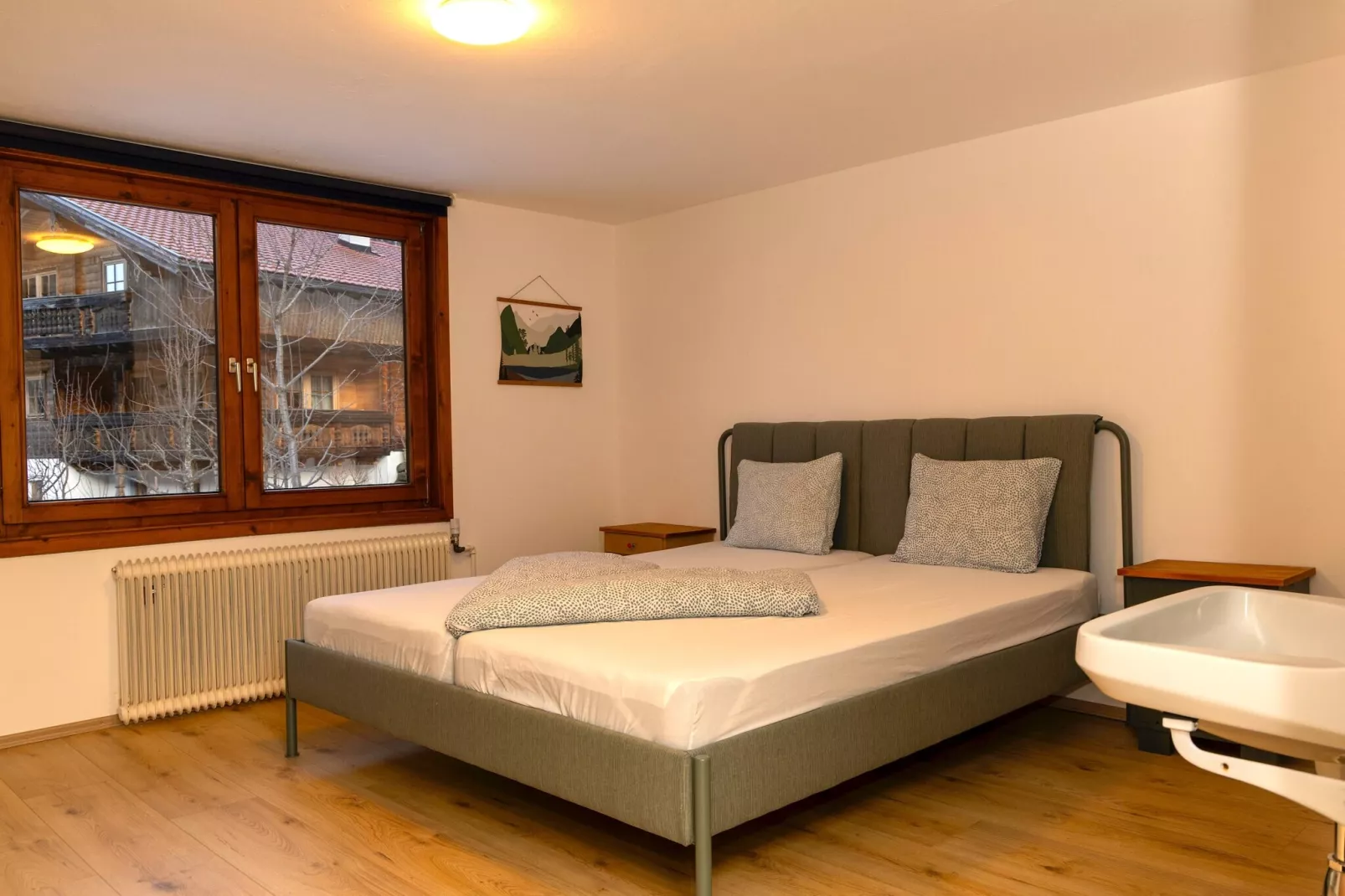 Backyard Mountain Hostel-Bedroom