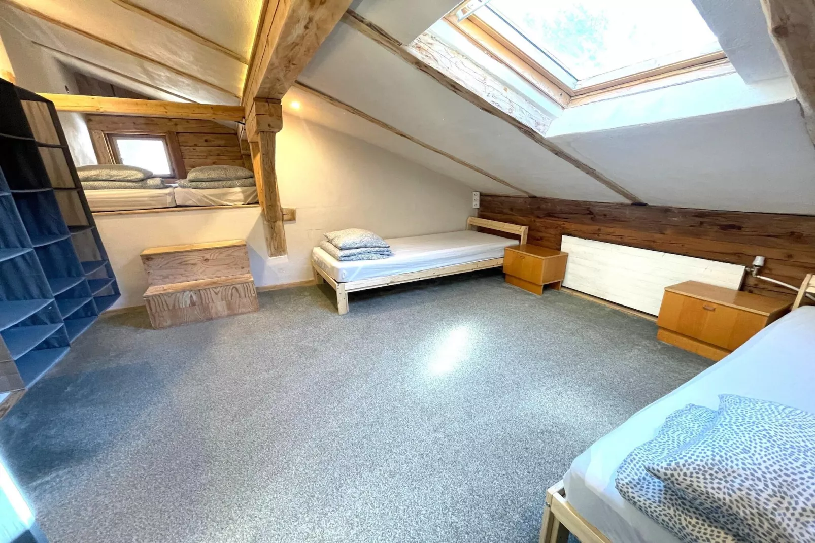 Backyard Mountain Hostel-Bedroom