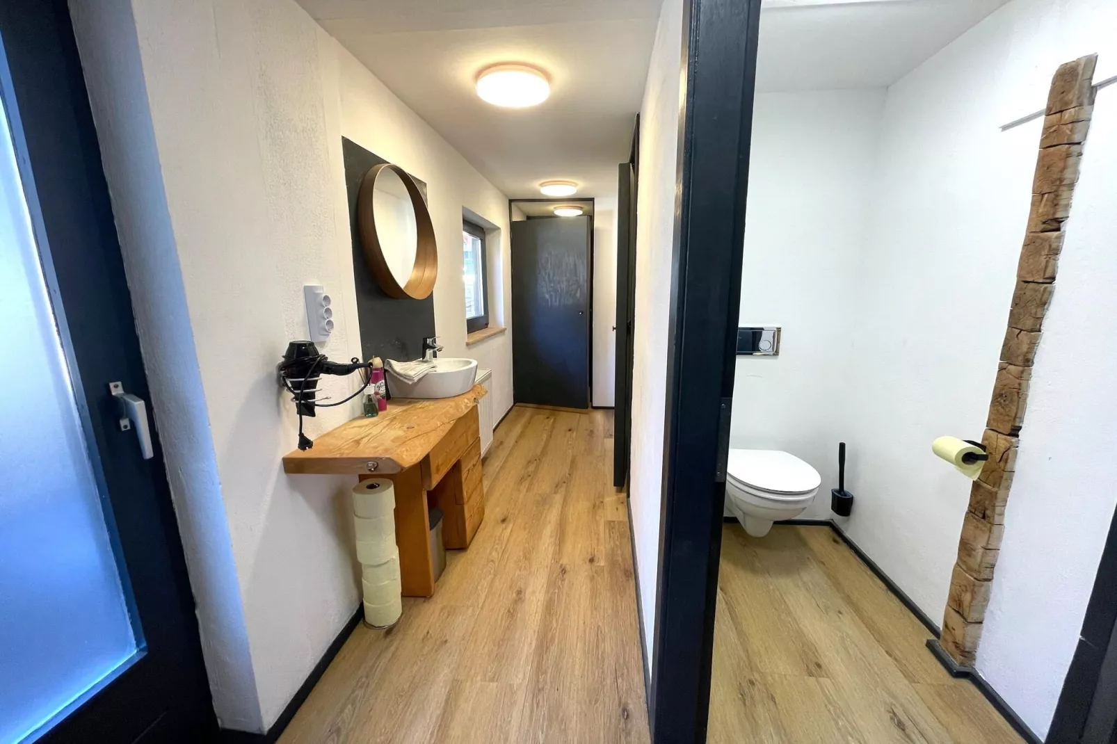 Backyard Mountain Hostel-Bathroom