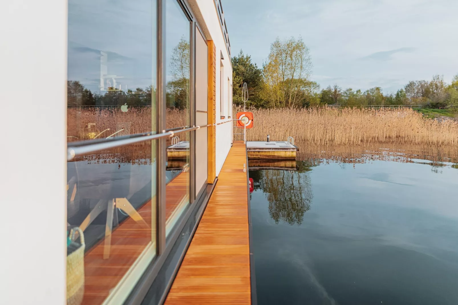 Hausboot am Gräbendorfer See-Exterior summer