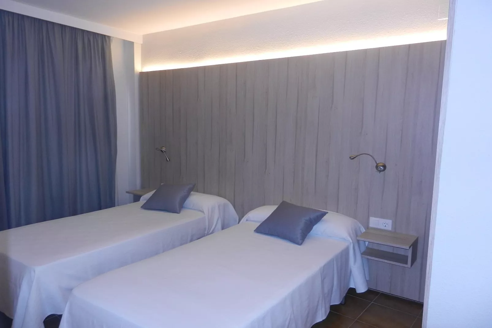 Tossa Apartment-Schlafzimmer