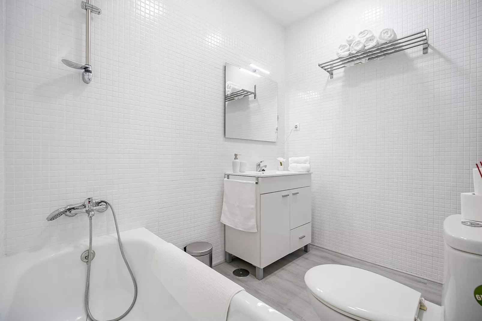 Tossa Apartment-Badezimmer