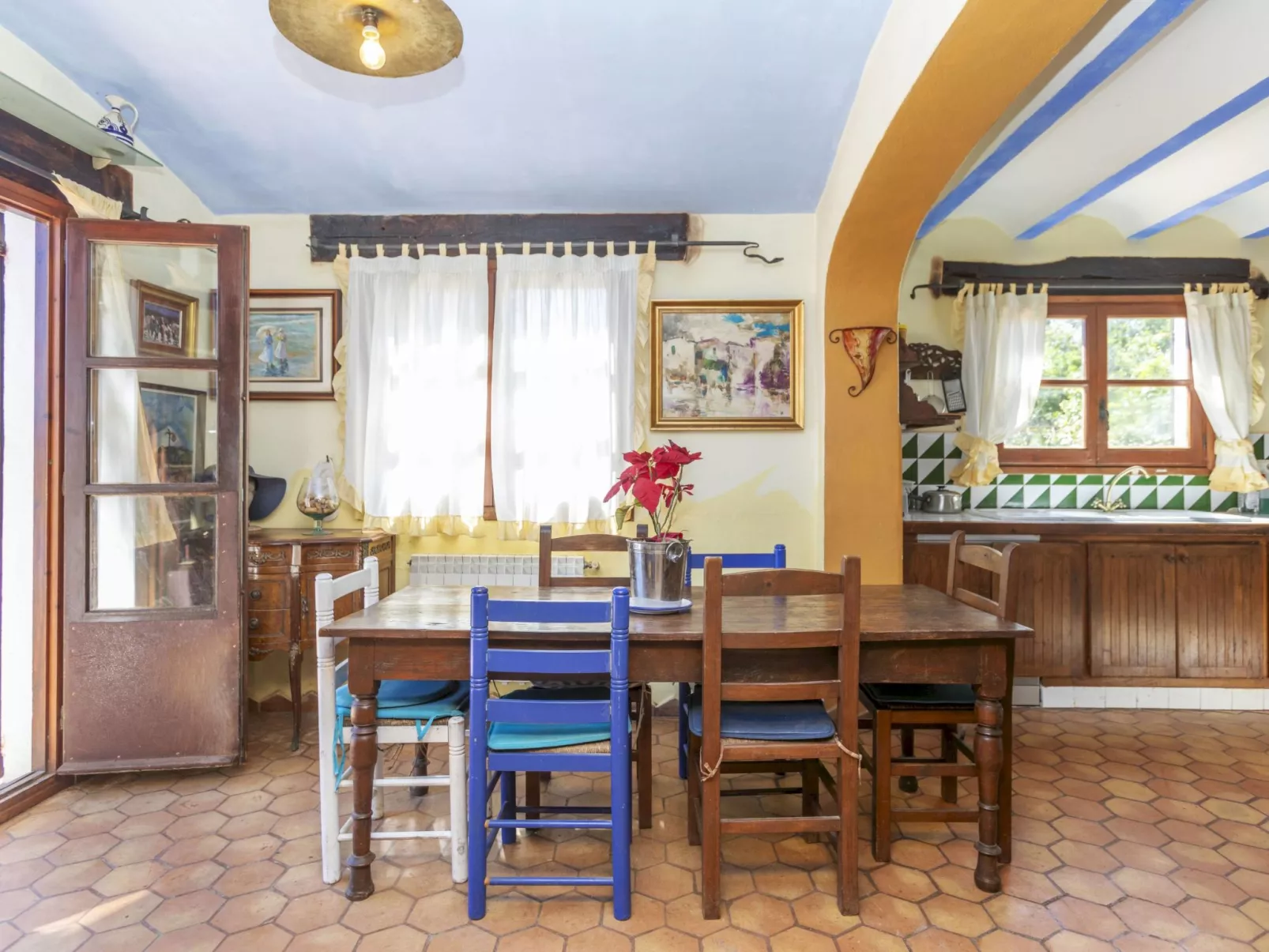 Santorini-Inside
