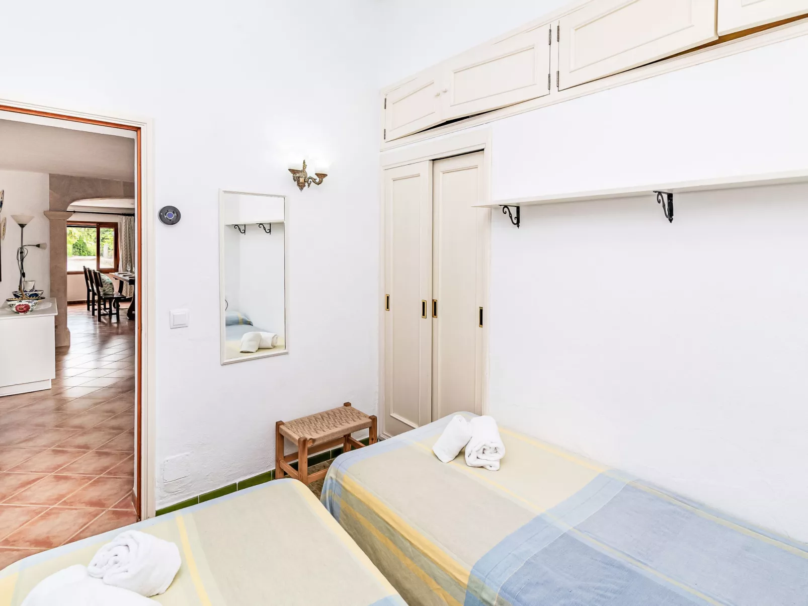 Villa Colonya Jaume-Inside