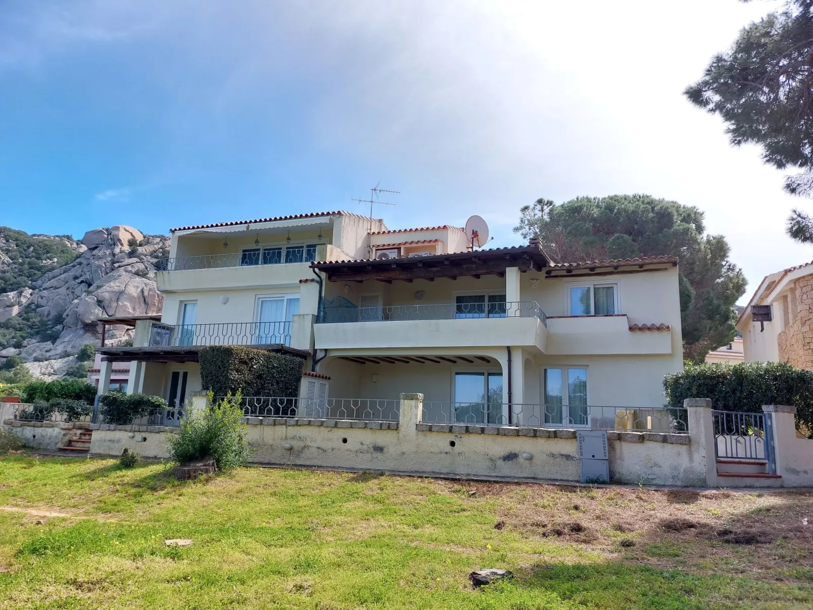 La Maddalena-Outside